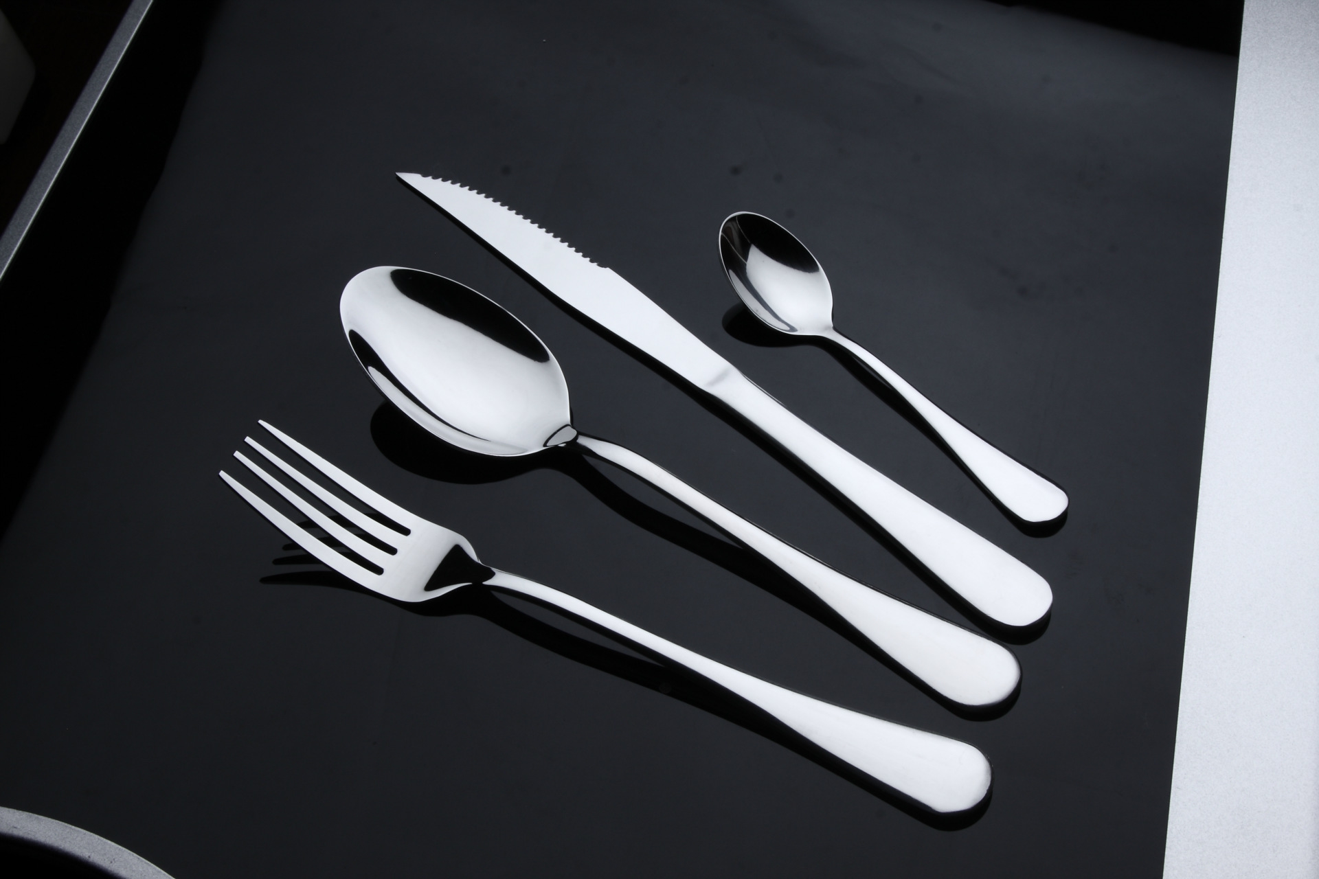 artistic cutlery